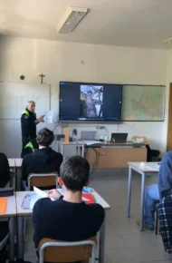 protezione civile si racconta in aula ai ragazzi del CAT